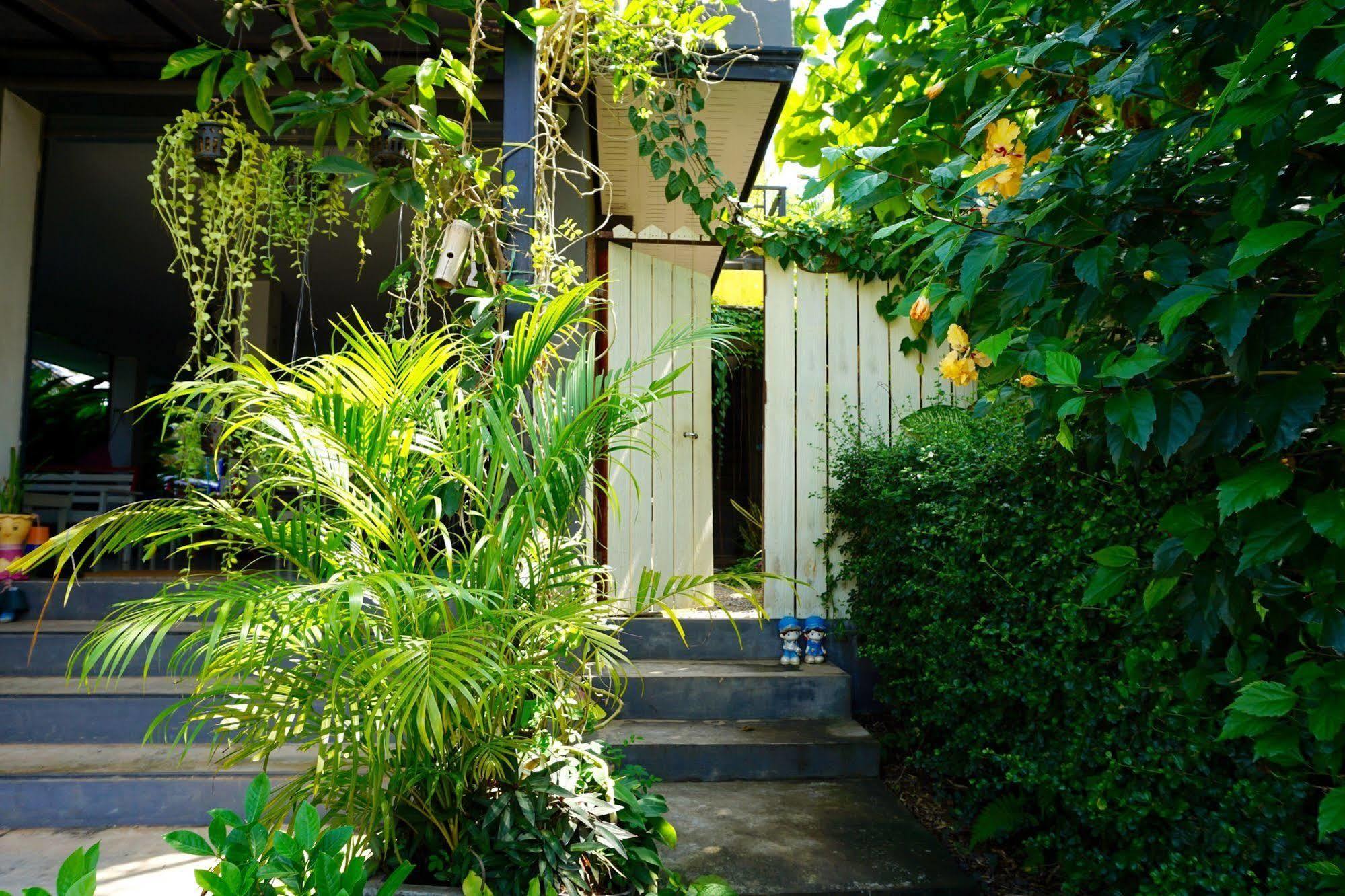 Hotel Lom La Lanta Ko Lanta Exterior foto